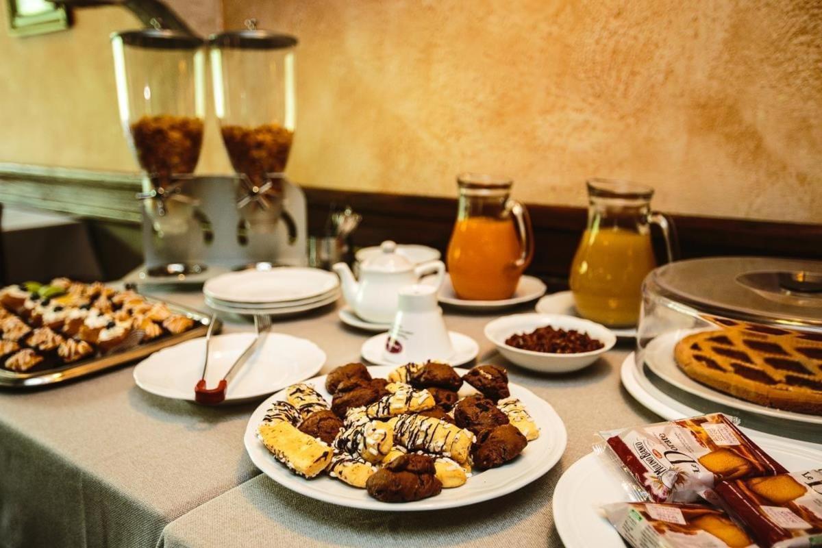 Hotel Guerrinuccio Celano Ngoại thất bức ảnh